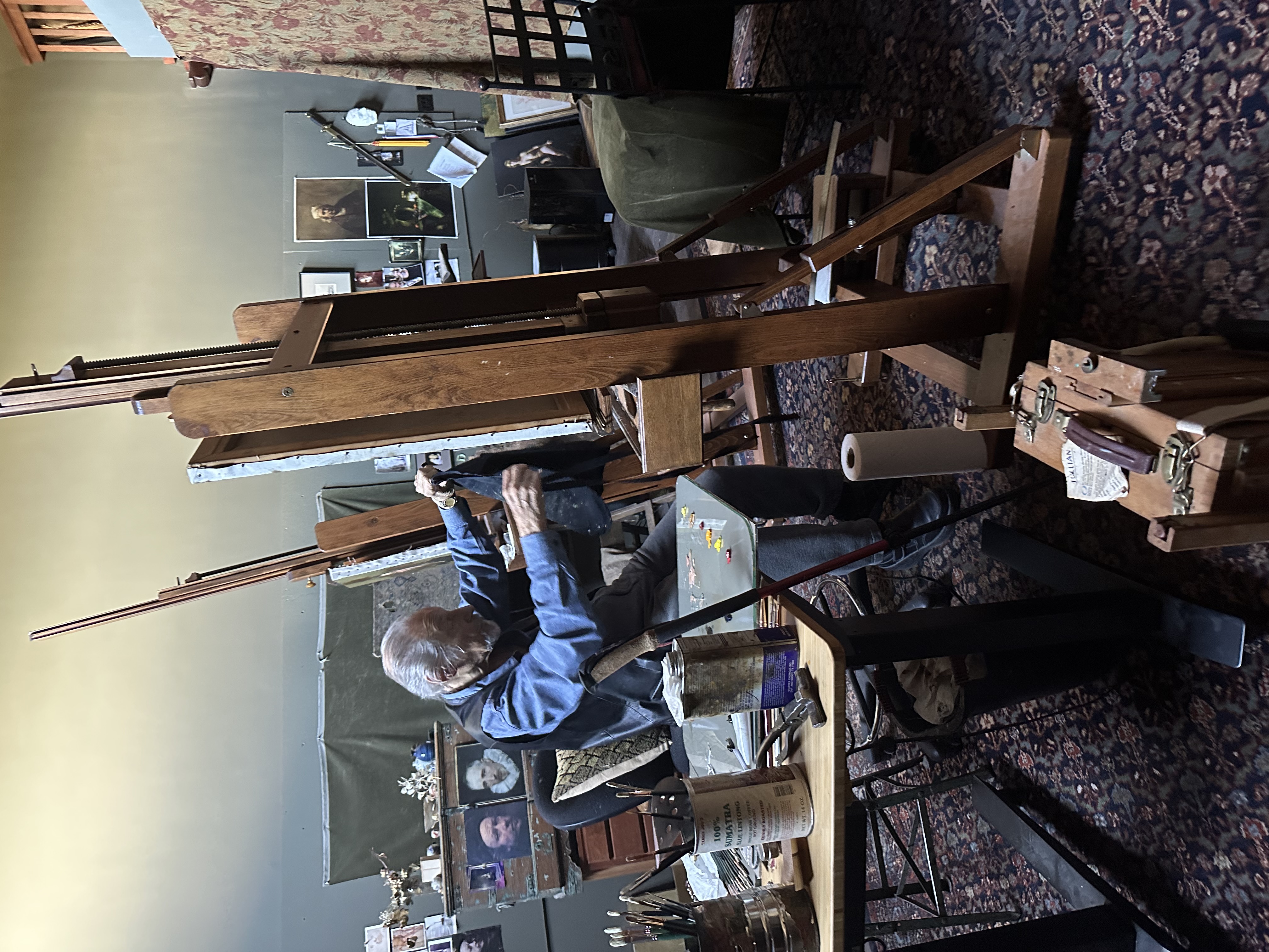 Master artist David Leffel working at his easel in his studio, Arroyo Seco, New Mexico. Photograph by Carol D'Arcy.